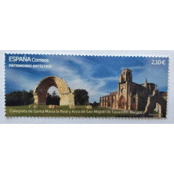 Santa María la Real y arco de San Miguel de Sasamon